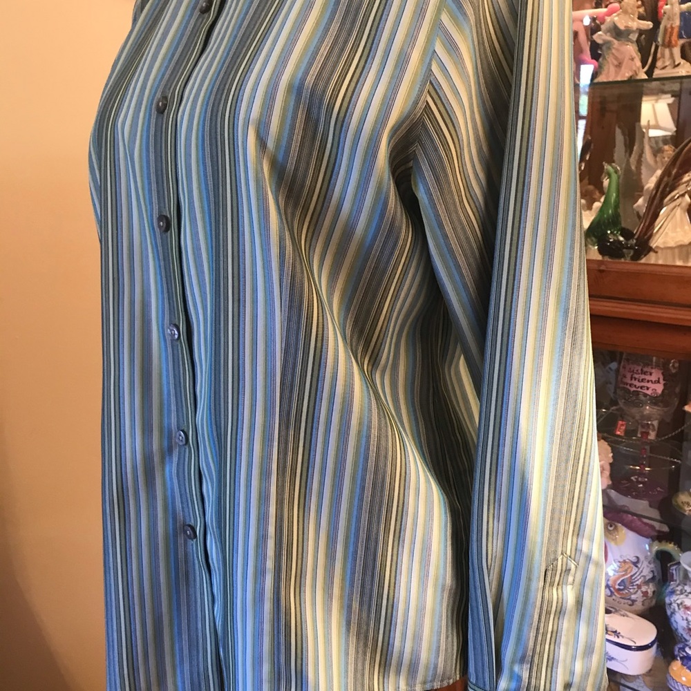 Beautiful shirt by Talbots - Picture 2 of 7